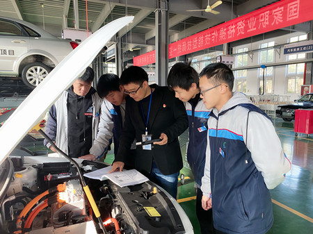 肖福文工作照1(鐘春芳)_副本.jpg 肖福文工作照1(鐘春芳)_副本.jpg