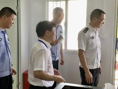 省廳調(diào)研交校全摩通2(盛思佳)_副本.jpg 省廳調(diào)研交校全摩通2(盛思佳)_副本.jpg